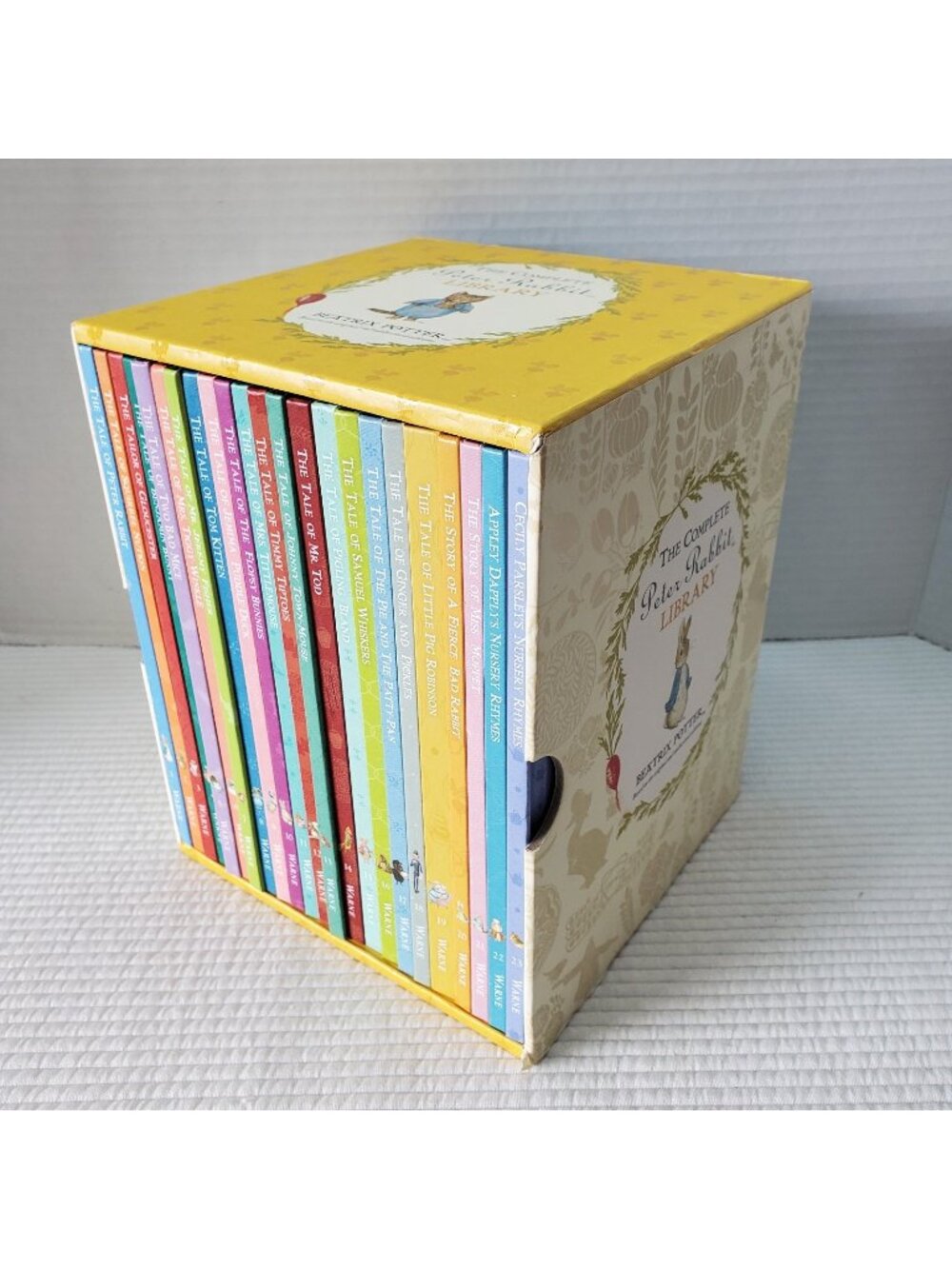 The Complete Peter Rabbit Library Beatrix Potter 23 Volume Box Book Set 2006